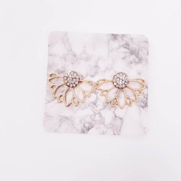 Jewelry - Flower Earrings